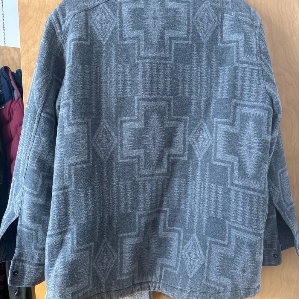 Pendleton Men’s Gray Patterned Jacket - image 2